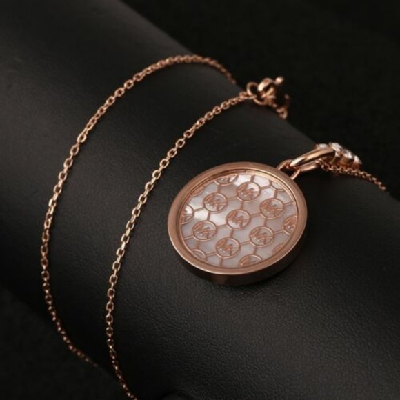Michael Kors MONOGRAM Mother of Pearl Necklace - Picture 5 of 6